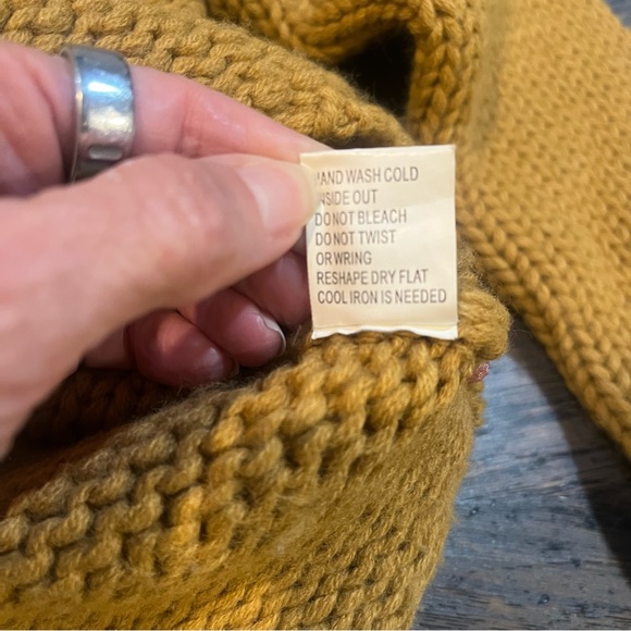 FiFi Collection Mustard Cable Knit Turtleneck Sweater Braiding Embellishment Med - Picture 9 of 13